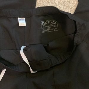 NWOT men’s figs tactical scrub bottom. Black size XL.